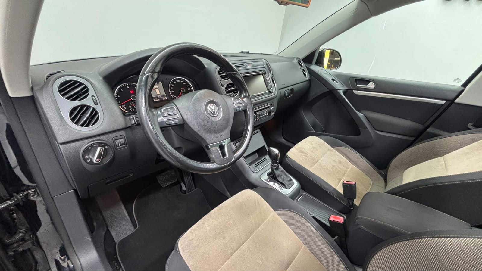 VOLKSWAGEN TIGUAN 13